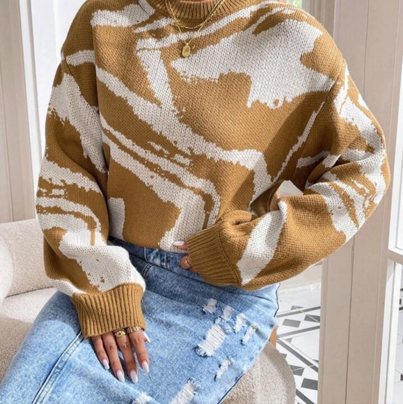 NEW!! Graphic pattern SWEATER drop shoulder - Picture 3 of 3